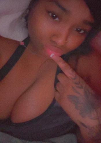 Sin , 21  female escort, Newport News