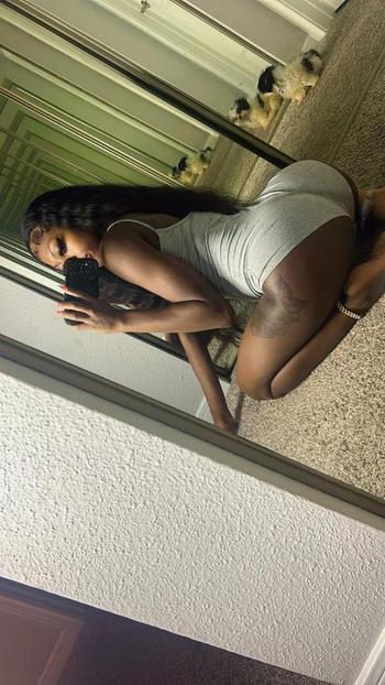 984-867-6700, 26  female escort, Newport News